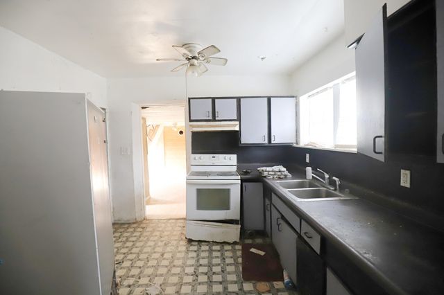 3056 Shaw Street, Burton, MI 48529