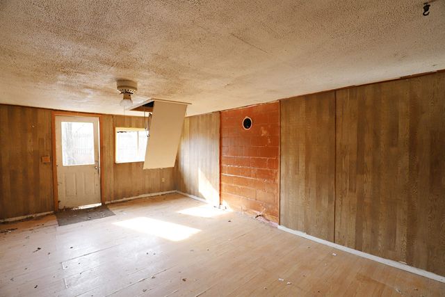 3056 Shaw Street, Burton, MI 48529