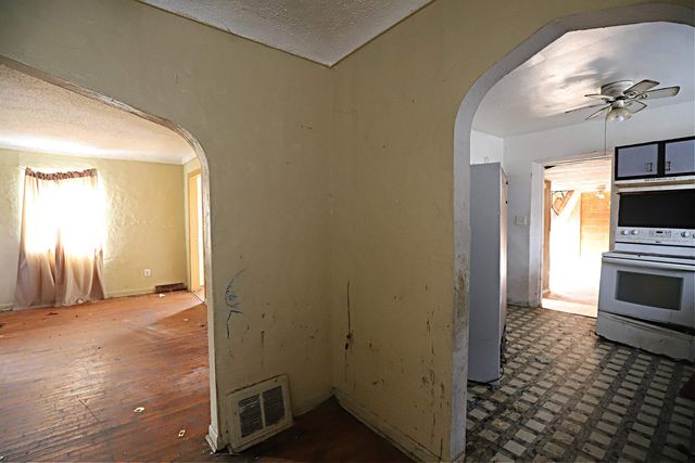 3056 Shaw Street, Burton, MI 48529