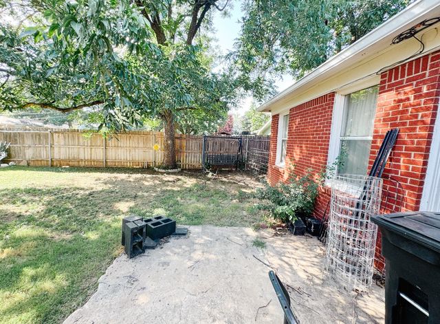 2209 10th Street, Brownwood, TX 76801