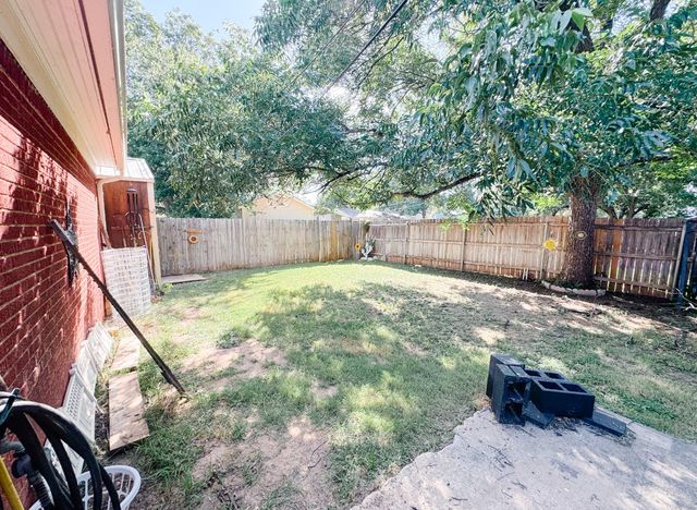 2209 10th Street, Brownwood, TX 76801