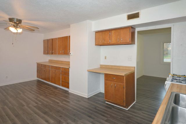 11 Fullerton, Galesburg City, MI 49053