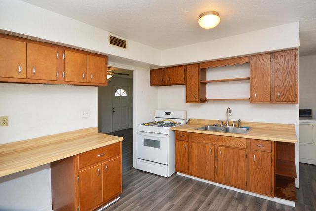 11 Fullerton, Galesburg City, MI 49053