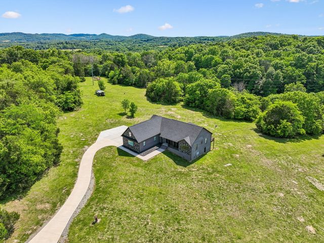 2064 Roberts Rd, Watertown, TN 37184