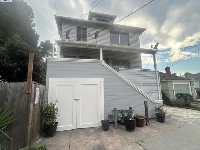 9953 Dante Ave, Oakland, CA 94603