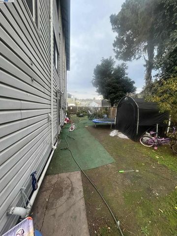 9953 Dante Ave, Oakland, CA 94603