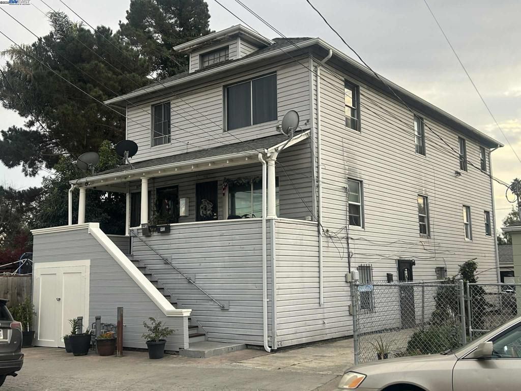 9953 Dante Ave, Oakland, CA 94603
