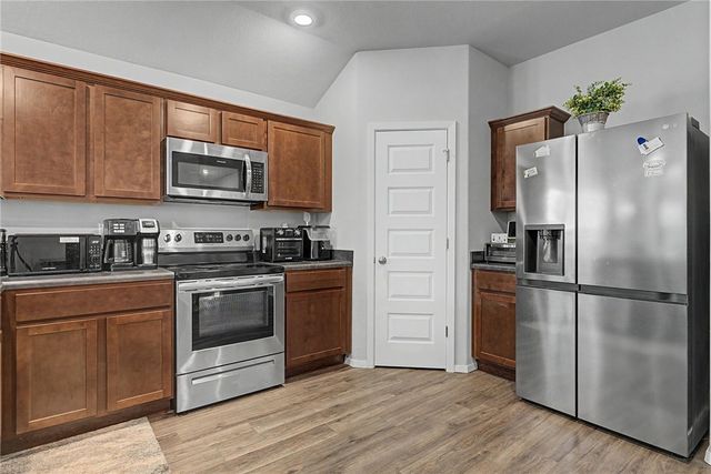 3618 S 3rd Street, Rogers, AR 72758