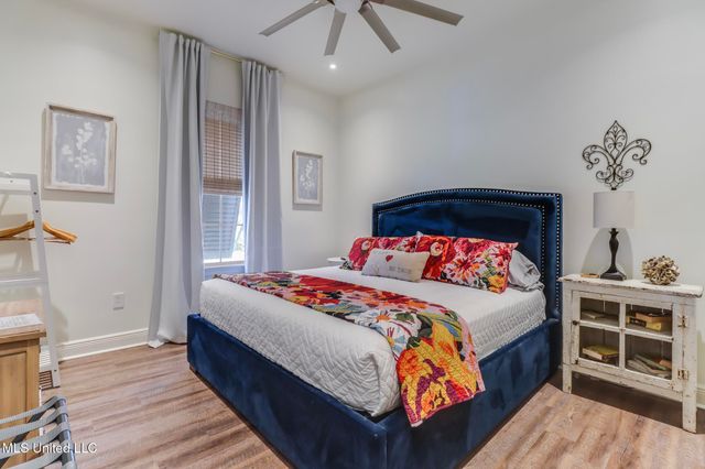 699 Dunbar Avenue, 303, Bay Saint Louis, MS 39520