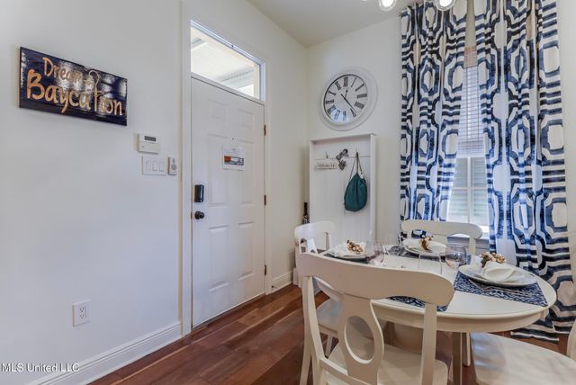 699 Dunbar Avenue, 303, Bay Saint Louis, MS 39520