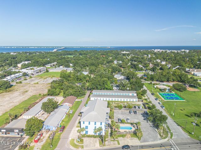 699 Dunbar Avenue, 303, Bay Saint Louis, MS 39520