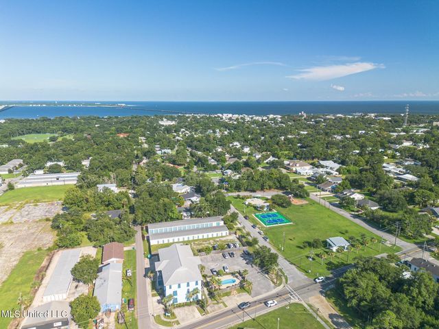 699 Dunbar Avenue, 303, Bay Saint Louis, MS 39520