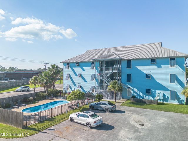 699 Dunbar Avenue, 303, Bay Saint Louis, MS 39520