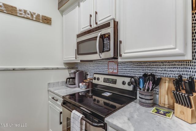 699 Dunbar Avenue, 303, Bay Saint Louis, MS 39520