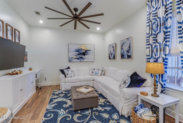 699 Dunbar Avenue, 303, Bay Saint Louis, MS 39520