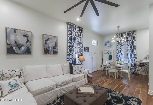 699 Dunbar Avenue, 303, Bay Saint Louis, MS 39520