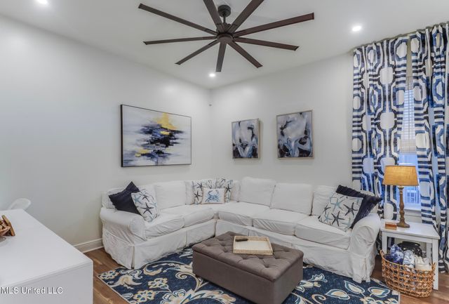 699 Dunbar Avenue, 303, Bay Saint Louis, MS 39520