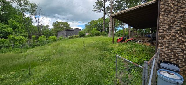 10172 W Oak Dr, Bon Aqua, TN 37025