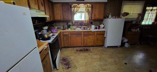 10172 W Oak Dr, Bon Aqua, TN 37025