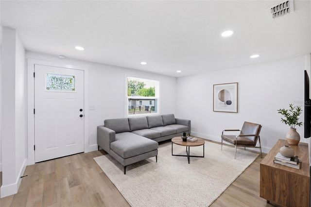 3412 E HENRY AVENUE, Tampa, FL 33610