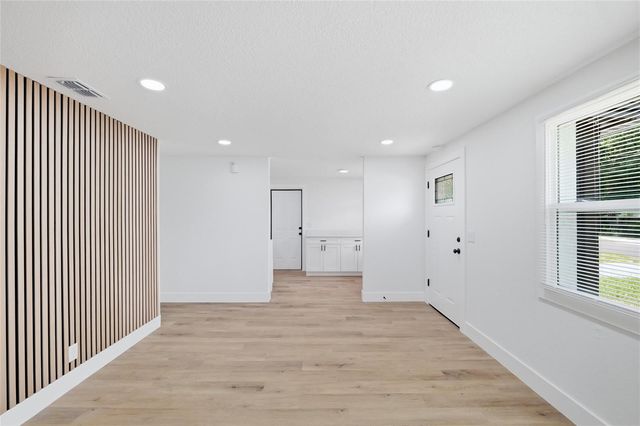 3412 E HENRY AVENUE, Tampa, FL 33610