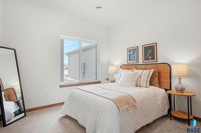 2523 E Cama Pl Place, Sioux Falls, SD 57108