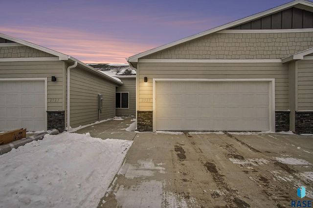 2523 E Cama Pl Place, Sioux Falls, SD 57108