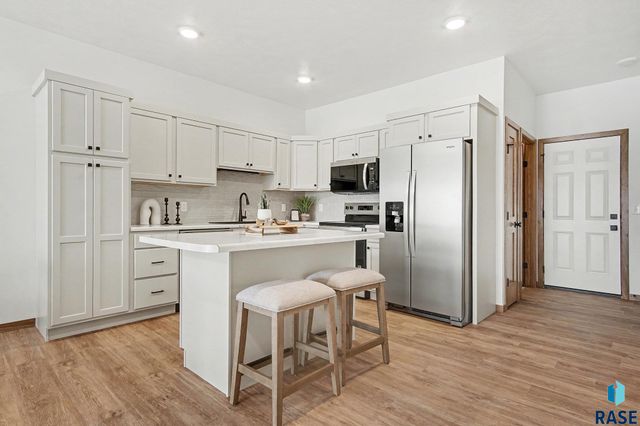 2523 E Cama Pl Place, Sioux Falls, SD 57108