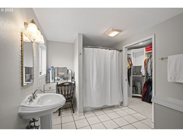 2846 Se 131ST Ave, Portland, OR 97236