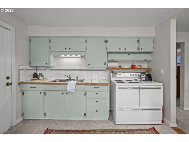 2846 Se 131ST Ave, Portland, OR 97236