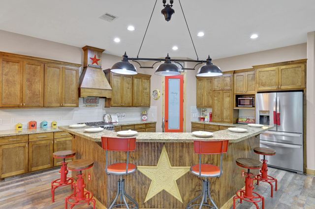 8500 Fostoria Road, Cleveland, TX 77328