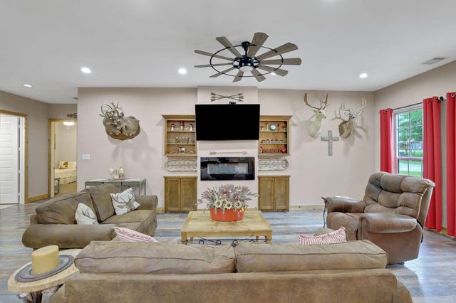 8500 Fostoria Road, Cleveland, TX 77328