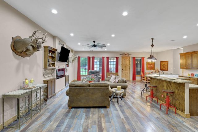 8500 Fostoria Road, Cleveland, TX 77328