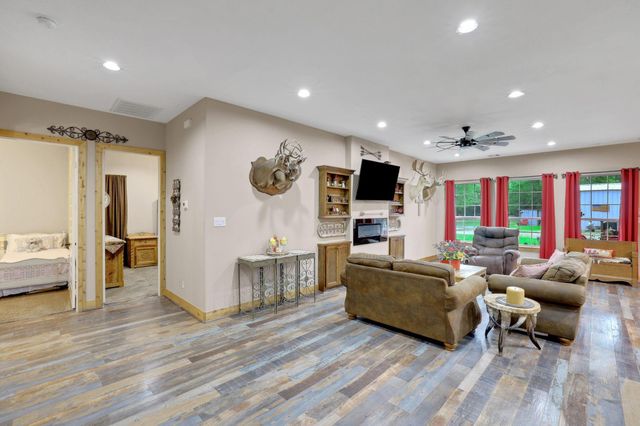 8500 Fostoria Road, Cleveland, TX 77328