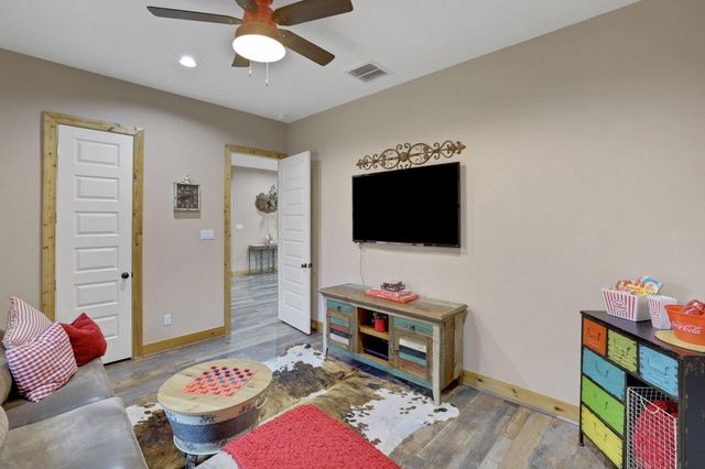 8500 Fostoria Road, Cleveland, TX 77328