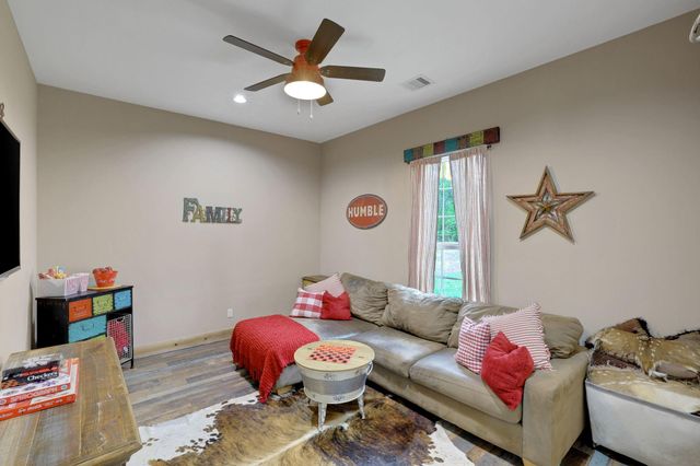 8500 Fostoria Road, Cleveland, TX 77328