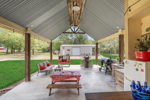 8500 Fostoria Road, Cleveland, TX 77328