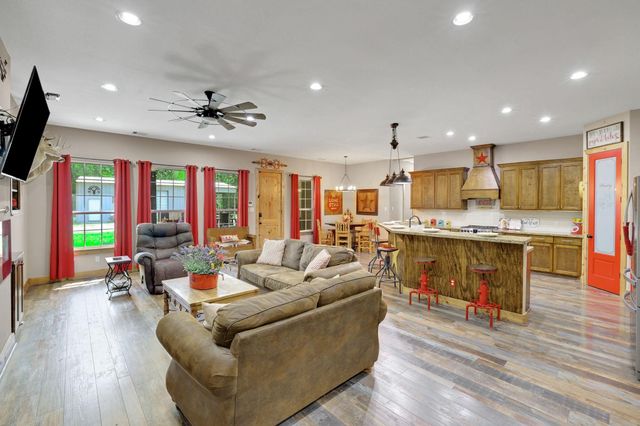 8500 Fostoria Road, Cleveland, TX 77328