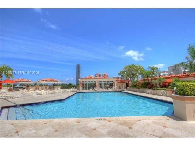 19667 Turnberry Way 15A, Aventura, FL 33180