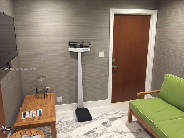 19667 Turnberry Way 15A, Aventura, FL 33180