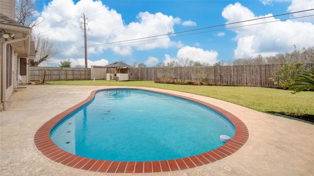 1427 Basswood Springs Court, Houston, TX 77062