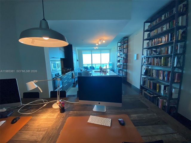 900 Biscayne Blvd 4304, Miami, FL 33132