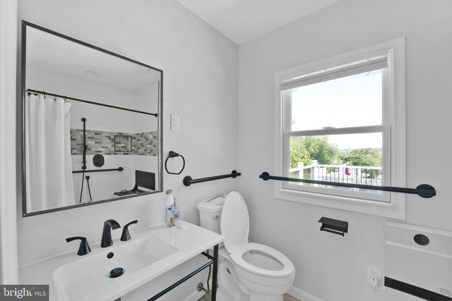 3300 HAWKS HILL RD, New Windsor, MD 21776
