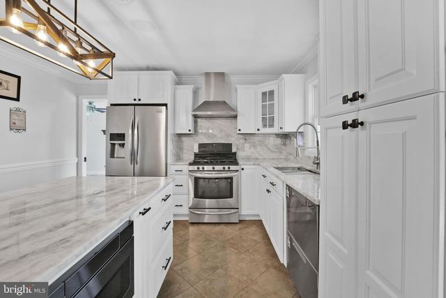 3300 HAWKS HILL RD, New Windsor, MD 21776