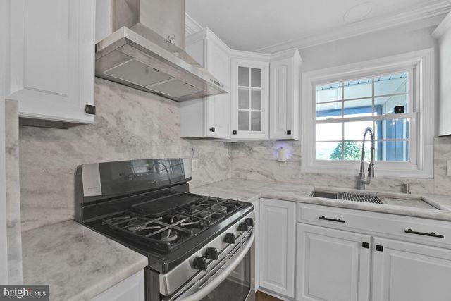 3300 HAWKS HILL RD, New Windsor, MD 21776