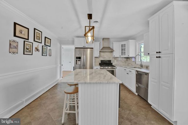 3300 HAWKS HILL RD, New Windsor, MD 21776