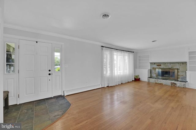 3300 HAWKS HILL RD, New Windsor, MD 21776