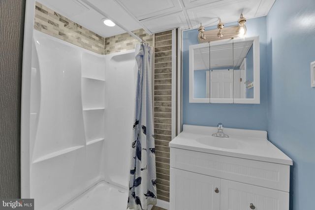 3300 HAWKS HILL RD, New Windsor, MD 21776