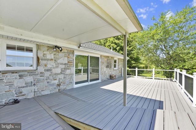 3300 HAWKS HILL RD, New Windsor, MD 21776