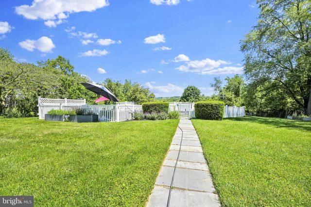 3300 HAWKS HILL RD, New Windsor, MD 21776